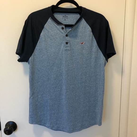 Hollister T-shirt - Picture 1 of 3